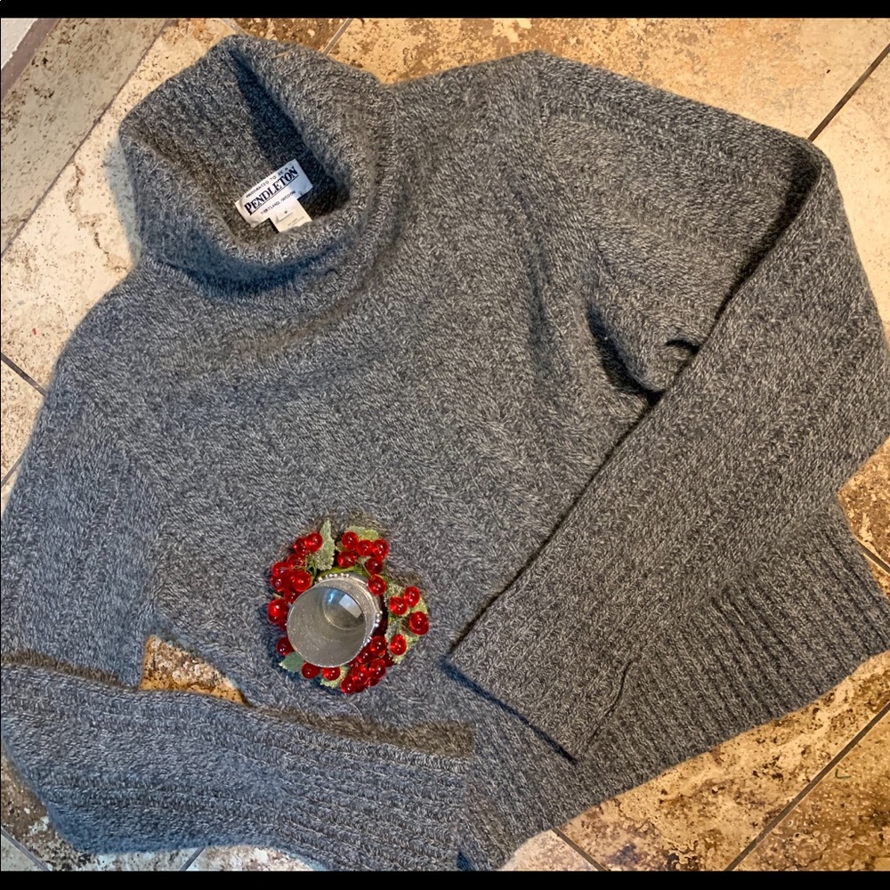 Size Small Pendleton woman’s sweater
